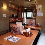 銀座木屋 - 最奥のテーブル席から