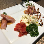 肉とワインダイニング　ミートハウス - イタリアン特製生ハム&トマトのカプレーゼ