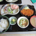 Sashimi Washoku Asahiya - 本マグロ、トビウオ、豚カツ￥１，６８０