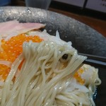 町田汁場 しおらーめん進化 本店 - コシのある麺