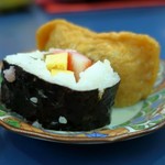 陸奥 こむらさき - 太巻きと稲荷寿司