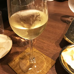 焼肉虎龍 浪漫亭ROMANTEI - 結果白ワインも飲むよね♪