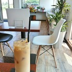 cafe & bar 千葉珈琲 - アイスカフェオレ　ランチとセットで270円　2017/07