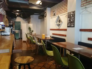 Rezanguriru - カジュアルな店内