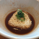 らーめん専門 うしおととり - 焼きおにぎり割り。イカの旨味満載リゾットに悶絶。