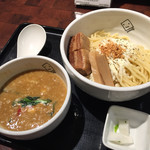 Miso Noodle Spot 角栄 - 