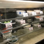 なごみ - 入口入って左の冷蔵ケース