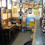 汐星 - 手造り感のある店内