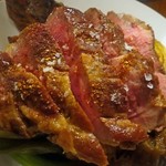 レストランユニック - ノワール・ド・ビゴール豚のロースト