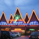 JAMES FOO WESTERN FOOD - 夜のバトゥ・フェリンギ