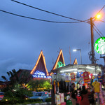 JAMES FOO WESTERN FOOD - ナイト・マーケットで賑わう