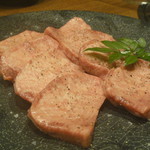 焼肉虎龍 浪漫亭ROMANTEI - 極上厚切りタン(4人分)