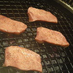 焼肉虎龍 浪漫亭ROMANTEI - 極上厚切りタン