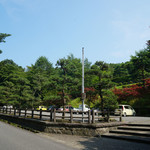 お菓子工房 十三夜 - 公園の駐車場をスルー