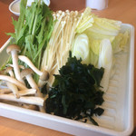 和食さと - 追加の野菜です。豆腐も追加すれば良かったかな？