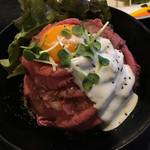 レッドロック 三宮東店 - ローストビーフ丼