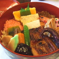 鰻割烹 伊豆栄 本店 - 伊豆栄の四季弁当　しまった！もっと鰻を！