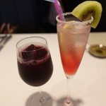 カンパーニュ - ブドウジュースとクランベリーカクテル