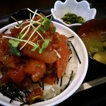 かえる - マグロ中落ちわさび丼