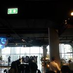 Zense - 会場内はビュッフェスタイルのレストランなので広々。