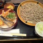 鬼や - 天丼セット￥８００（丼も蕎も大盛り無料）