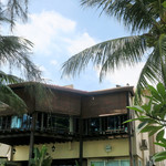 渚亭 - 左：２F が民宿