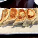 らぁめん 夢のや - 餃子（４３２円）も皮が・・・