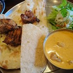 印度料理シタール - タンドーリランチセット(＋100円で大きいナンに変更)バターチキンカレー♪