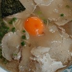 幸陽閣 - 玉子入りラーメンのアップ