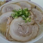 十三八 - 鳥坂ラーメン(大肉) 700円