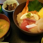 寿しの喜多八 - 海鮮丼ランチ1,000円(税込)