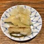 日本橋 天丼 金子半之助 - 無料の沢庵とガリごぼう