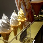 KUGENUMA SHIMIZU - 三種類のソフトクリーム