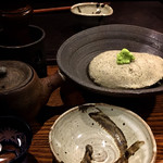 そばがき　切子のグラスのお水は箸洗いですょ