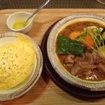 KATZ - ◆糸島豚とお野菜のスープカリー（1450円）に「バター（50円）と「薄焼き玉子（150円）」を追加。
