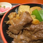 特製割下で煮込んだ和牛肉