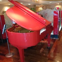 叙々苑 新宿小田急ハルク店 - グランドピアノ