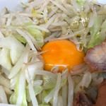 ラーメン二郎 - 生卵イン！
