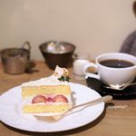 ル・シュクリエ - いちごショート、コーヒー