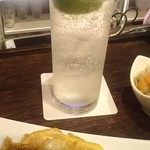 麺線屋formosa - ヨモギのお酒は、ライムの酸味とヨモギの良い後味