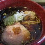 梅花亭 - 醤油ラーメン（あら出汁）880円