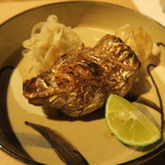 まる富 - 29年7月　焼肴　太刀魚付け焼き　蓮根金平、ほおづき、酢橘