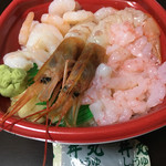 丼丸 きときと 向中野店 - エビづくし丼 540円(税込)。