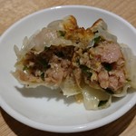 恵比寿餃子 大豊記 - 餡は肉肉しい感じの粗挽き