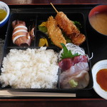 大衆割烹 日本 - 日替弁当　￥800+税