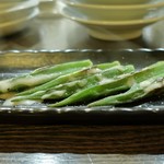 トリワイン ＰＩＫＯＳＨＨＨＵ - オクラ鉄板焼き