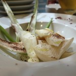 トリワイン ＰＩＫＯＳＨＨＨＵ - マコモダケ鉄板焼き