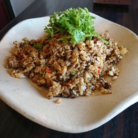 白碗竹快樓 赤坂店 - 牛肉と青唐入りの炒飯