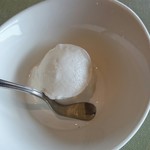 洋食勝井 - 牛乳のジェラート。さっぱりします。