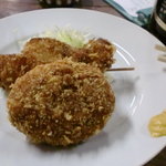 カレーコロッケと串カツのセット